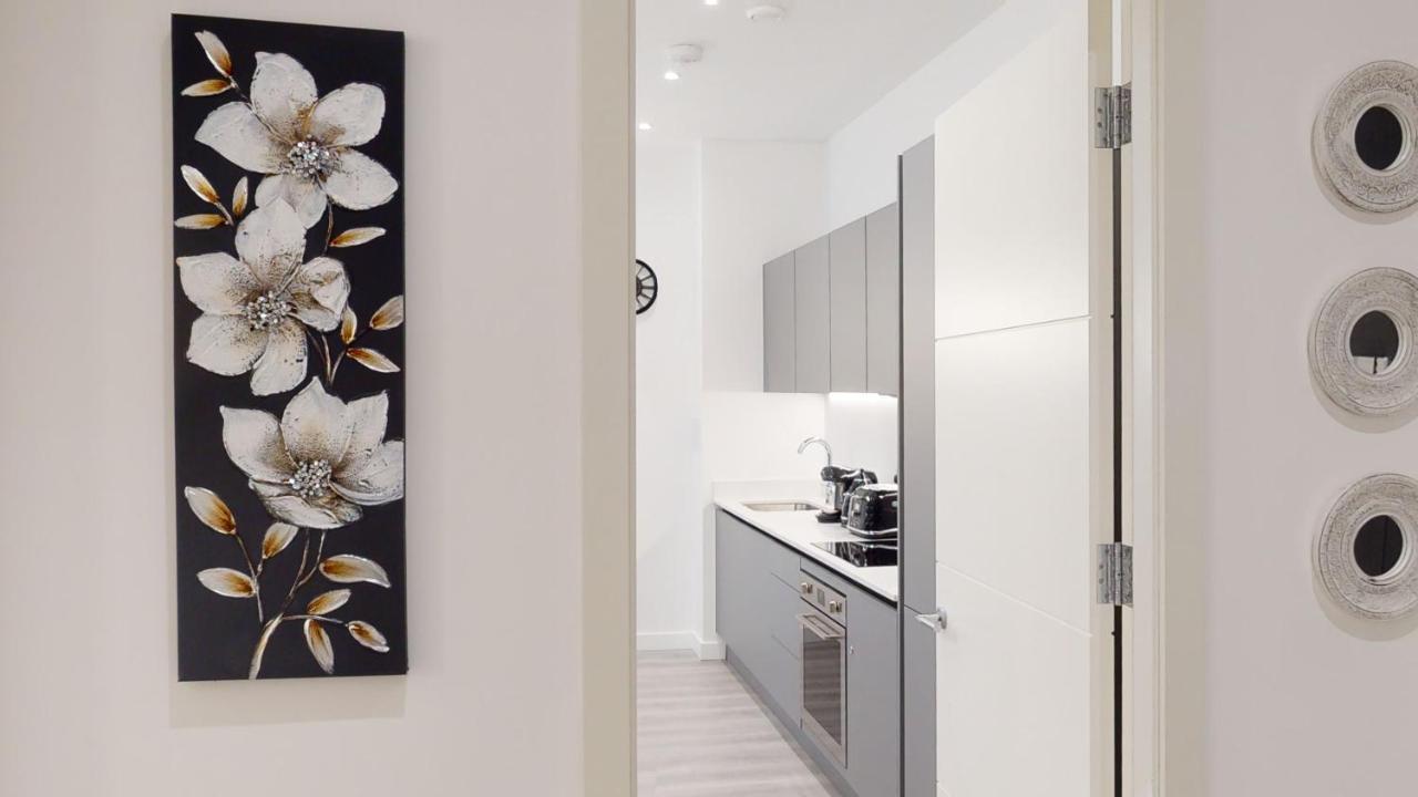 The Atrium Apartment Milton Keynes Exterior photo