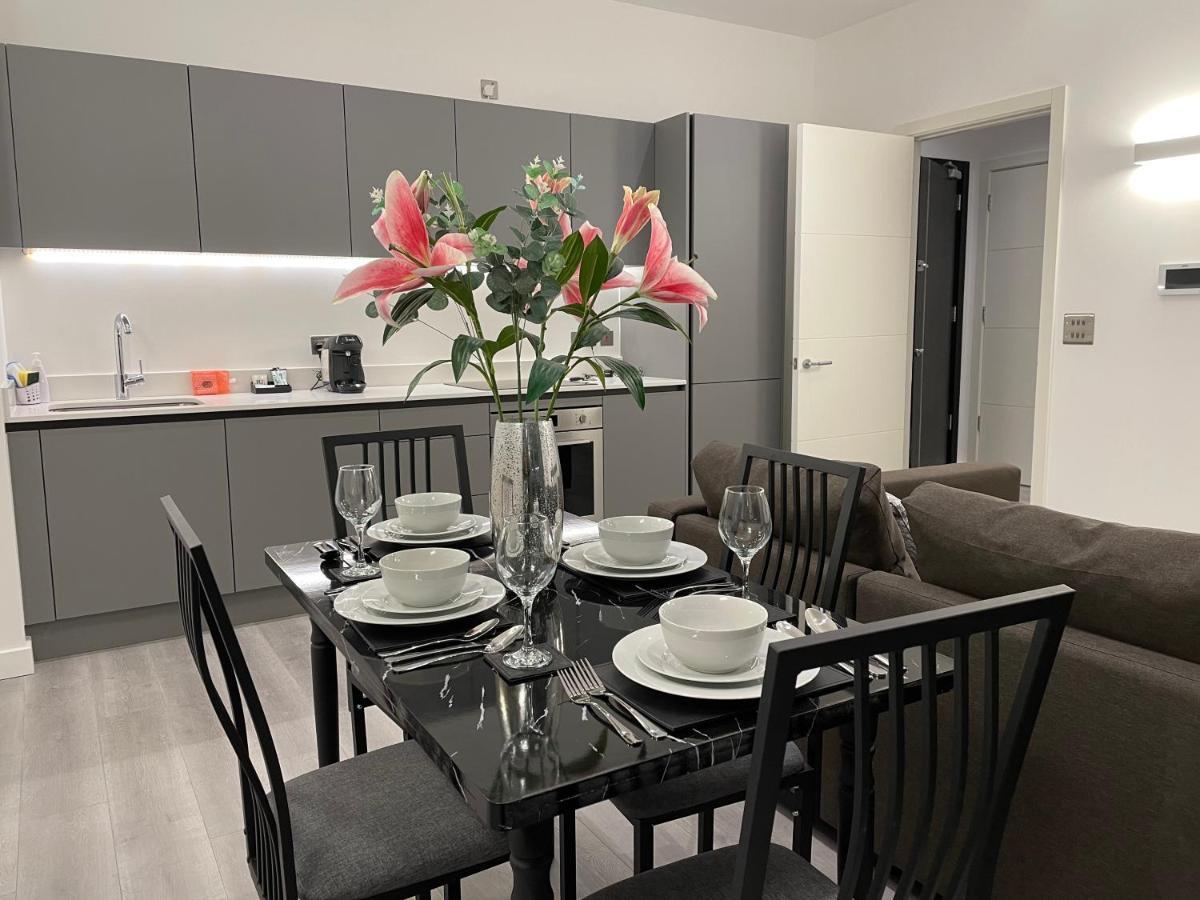 The Atrium Apartment Milton Keynes Exterior photo