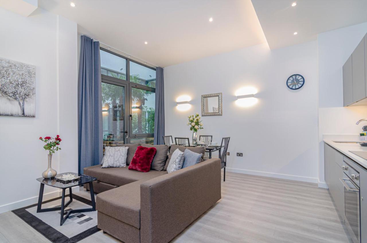 The Atrium Apartment Milton Keynes Exterior photo