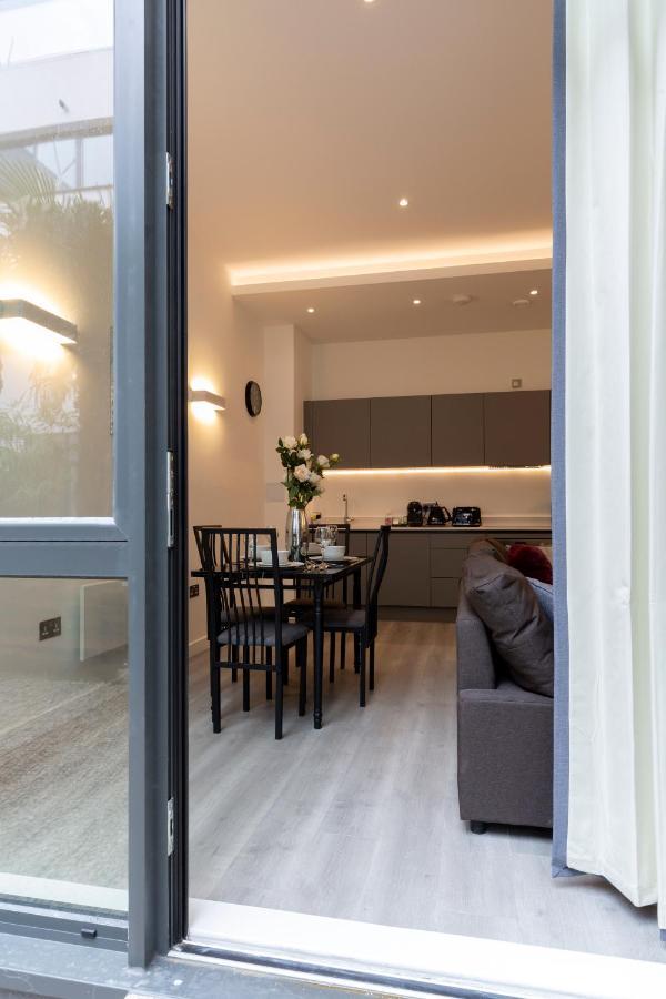 The Atrium Apartment Milton Keynes Exterior photo